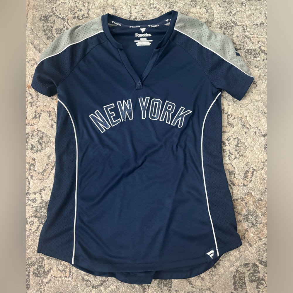 Women’s Yankee Jersey